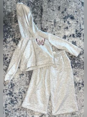 Btween sweatsuit size 2T